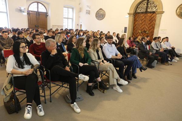 Idee giovani per le sfide aziendali