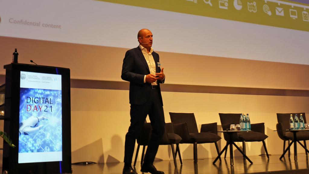 Francesco Comi, Chief Business Developer Officer der InTarget Group GmbH in Mailand hielt einen Vortrag über Big Data.