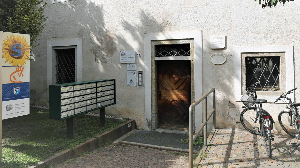 La sede distaccata brissinese è stata trasferita al Beato Artmanno.